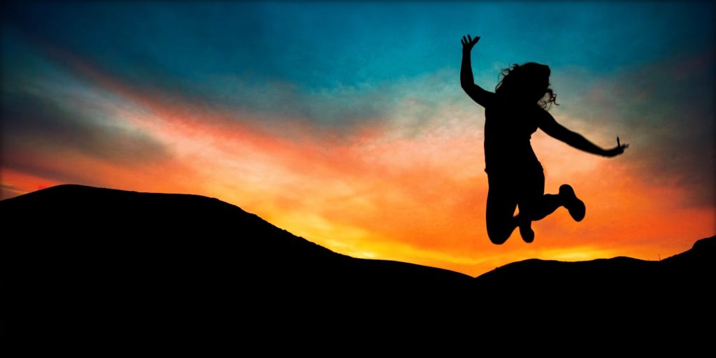 endometriosis_girl_jump